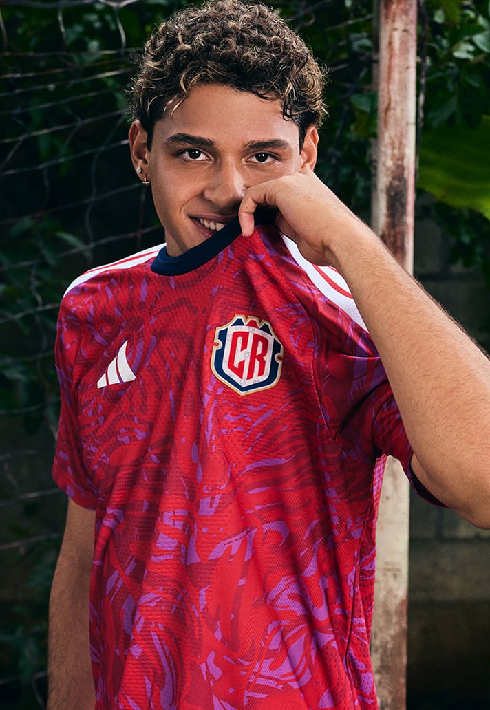 Le maglie del Costa Rica per i Mondiali 2026 celebrano il PURA VIDA!