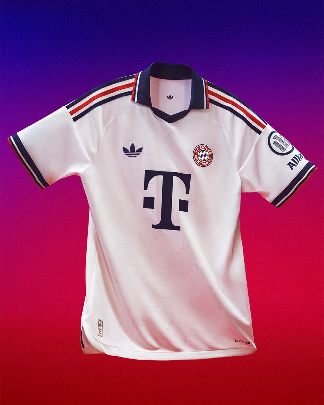 La maglia away del Bayern Monaco 2026-2027 ha un look retro!