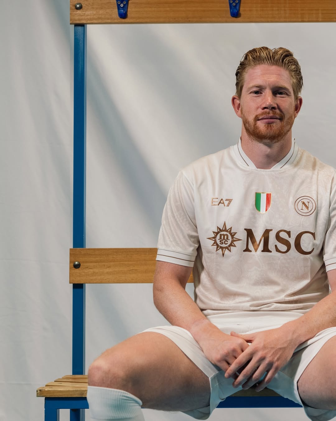 Maglie del SSC Napoli 2025-2026: omaggio alla città e al caffè