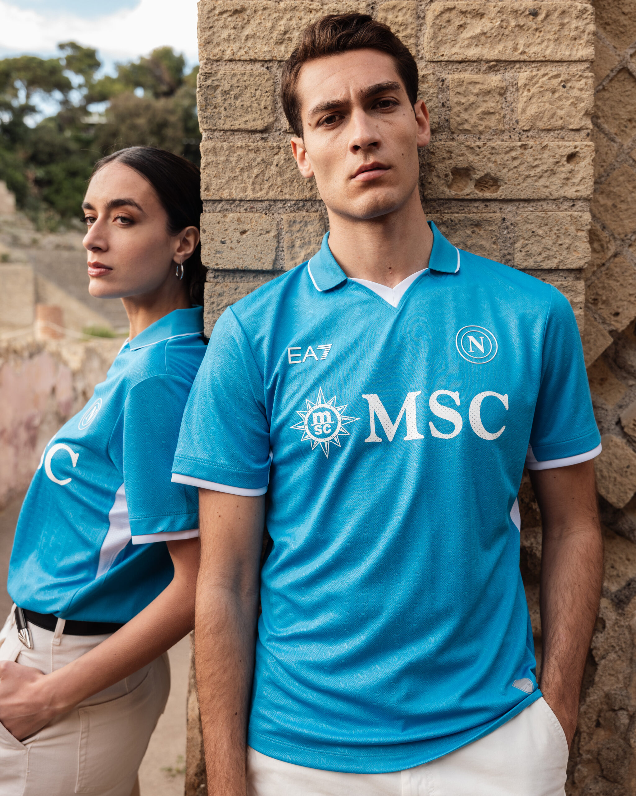 Maglie del Napoli 2024-2025: il nuovo stemma e l'omaggio ai samurai