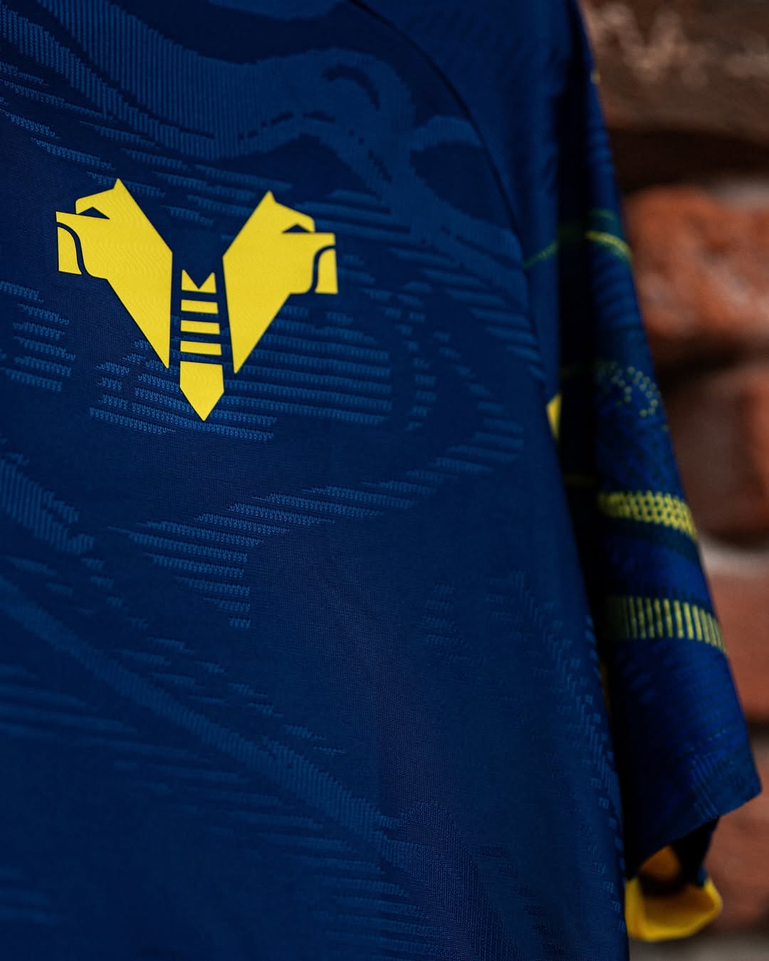 Maglie dell'Hellas Verona 2025-2026: i mastini di JOMA e il ricordo del 1985-1986
