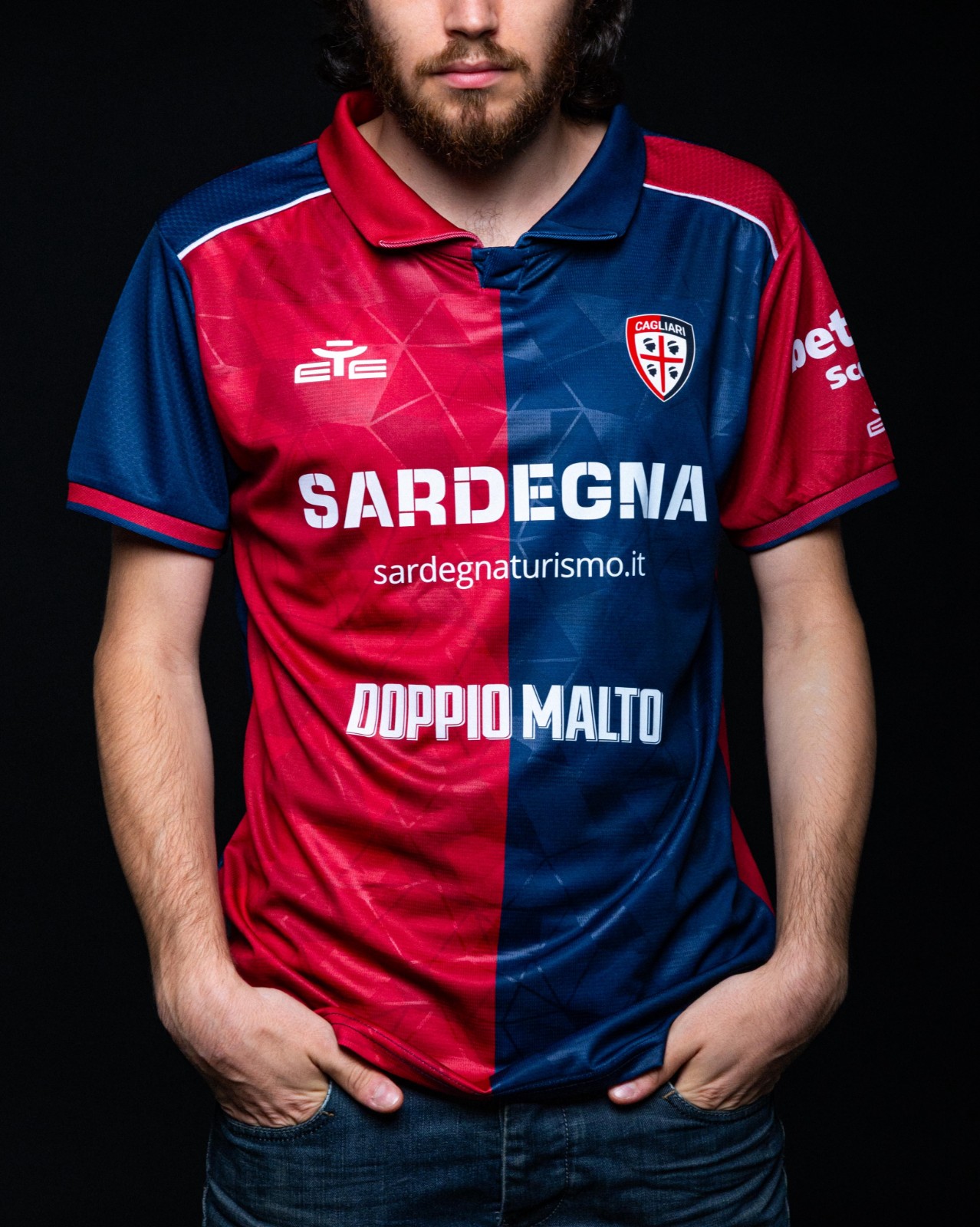 Ecco le maglie del Cagliari Calcio 2026-2027