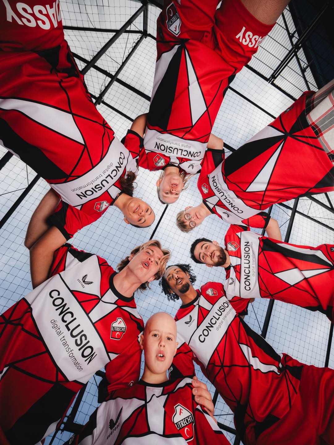 Quarta maglia dell’FC Utrecht 2025-2026: il disegno nato in ospedale