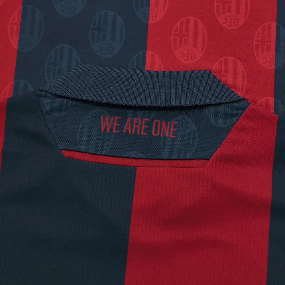 Maglie del Bologna 2023-2024: Macron e il motto «Honor the red and the blue»