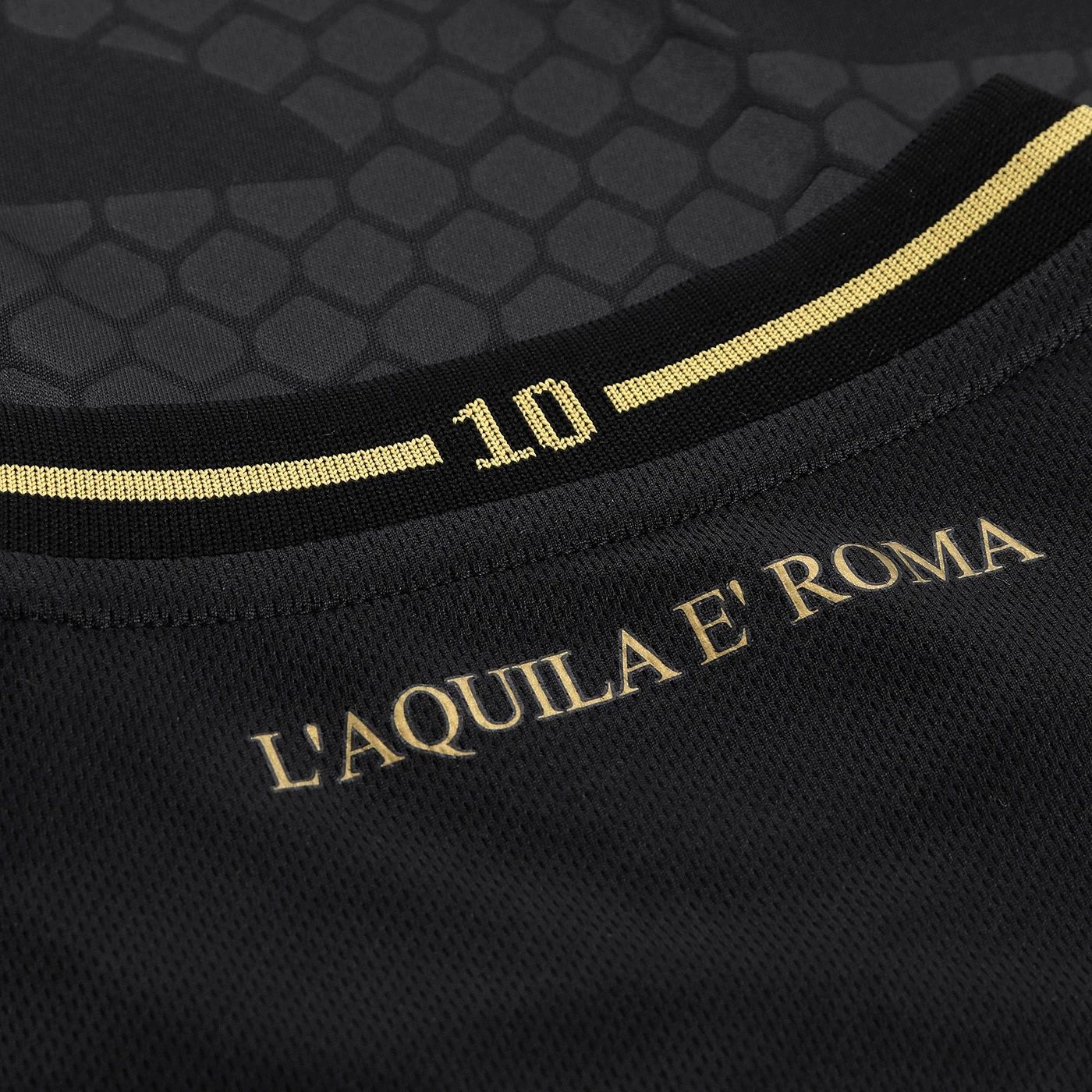La Lazio celebra i dieci anni dalla Coppa Italia con una maglia speciale