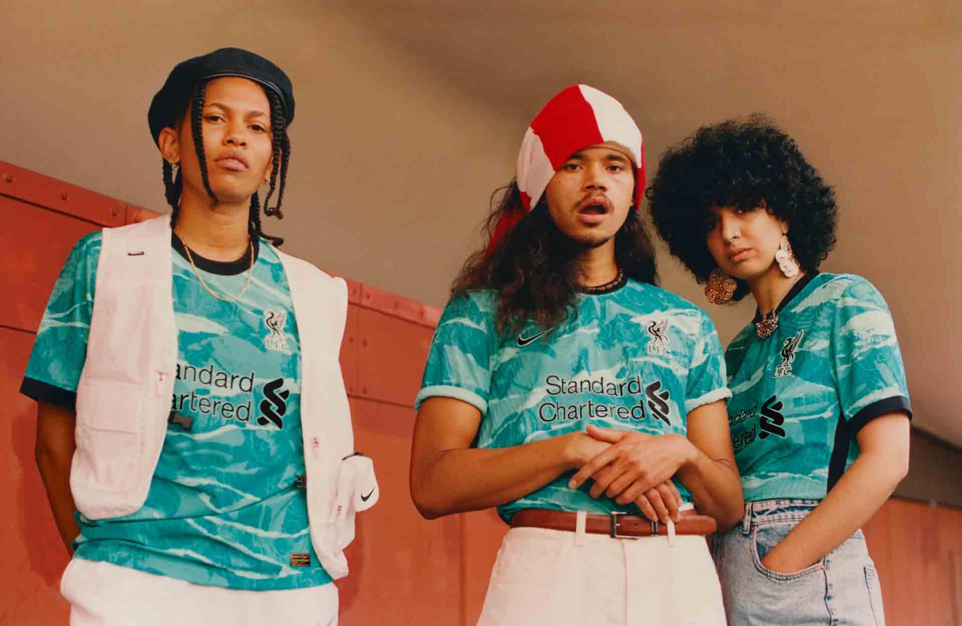 liverpool-uitshirt-2020-2021-d.jpg
