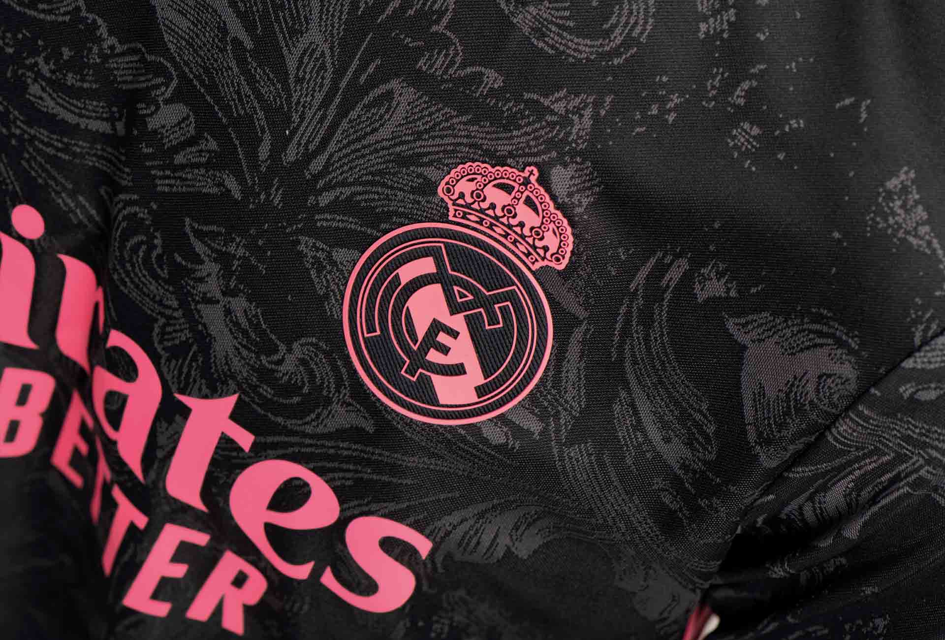 real-madrid-3e-voetbalshirt-2020-2021.jpg