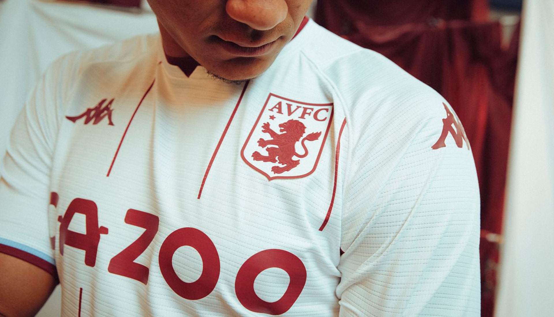 aston-villa-uitshirt-2021-2022.jpg