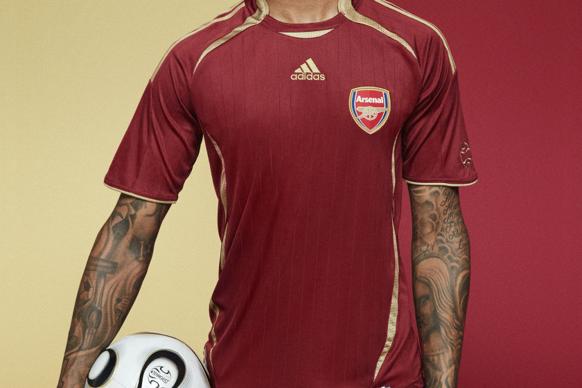 arsenal-teamgeist-collectie-2021-2022-b.jpg