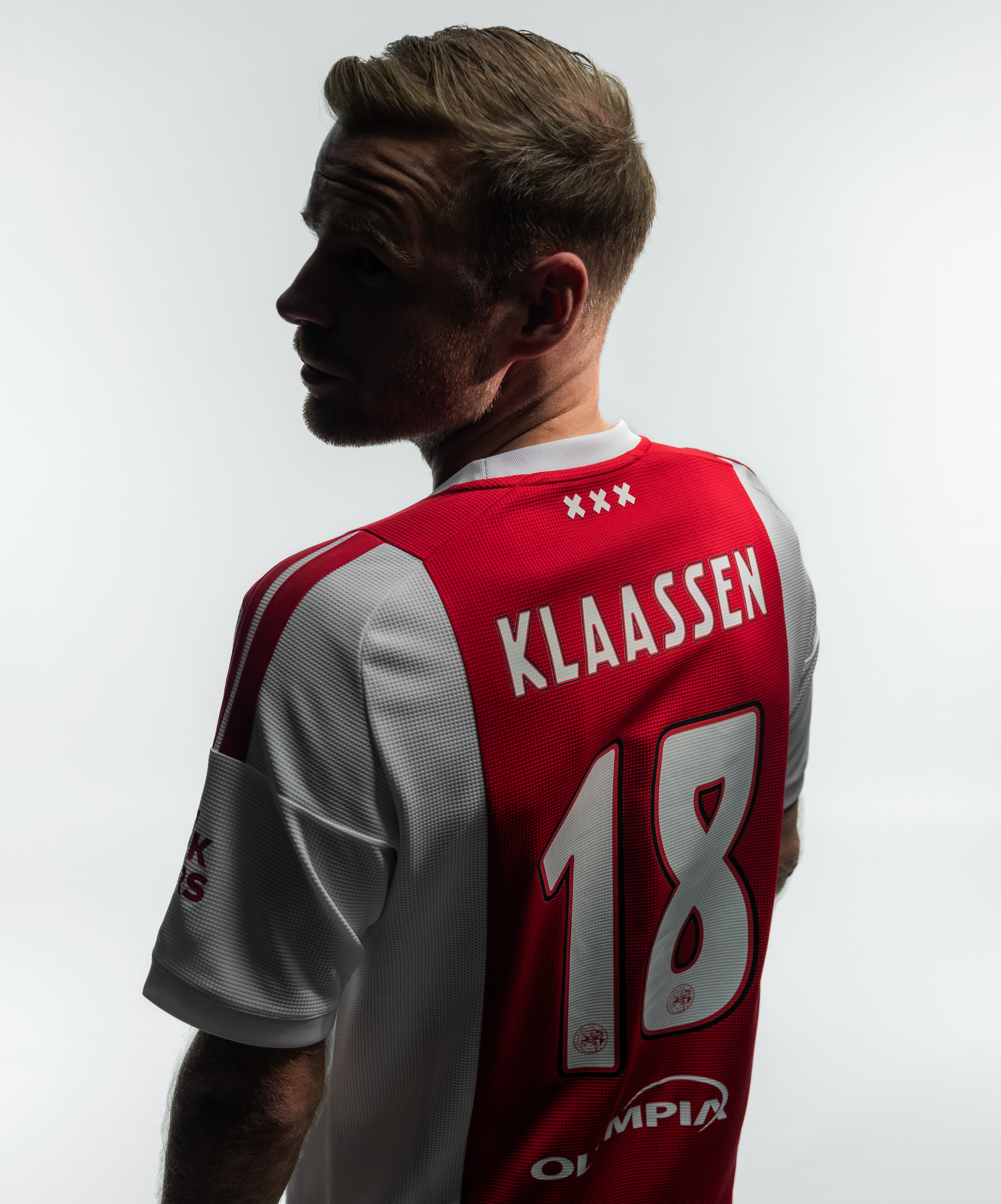 La maglia home dell'Ajax 2026-2027 ha un design senza tempo!