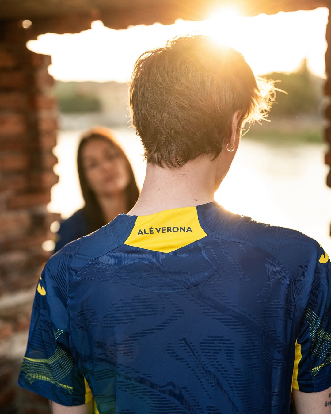 Maglie dell'Hellas Verona 2025-2026: i mastini di JOMA e il ricordo del 1985-1986