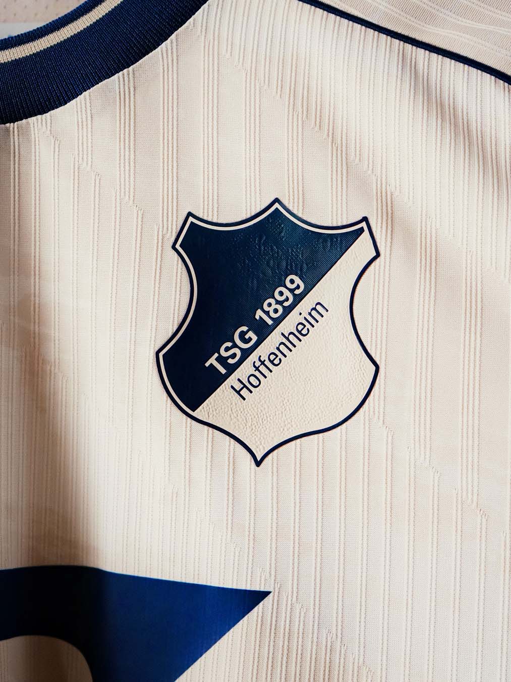 Le maglie del TSG Hoffenheim 2026-2027 firmate Macron