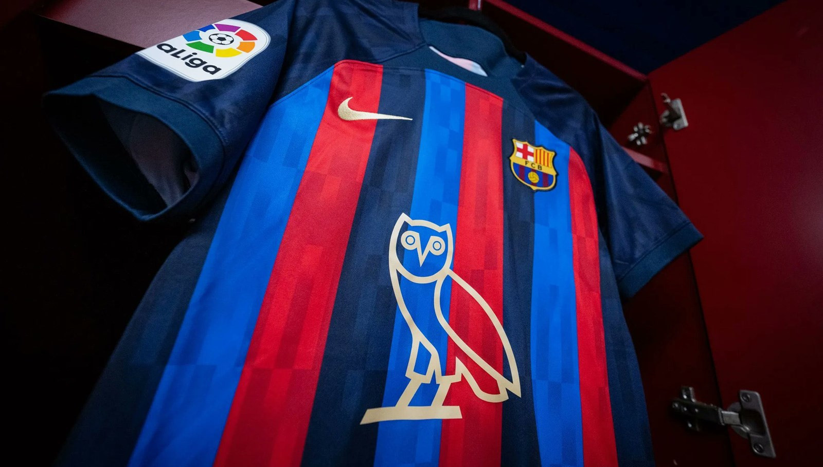 fc-barcelona-voetbalshirt-drake.jpg