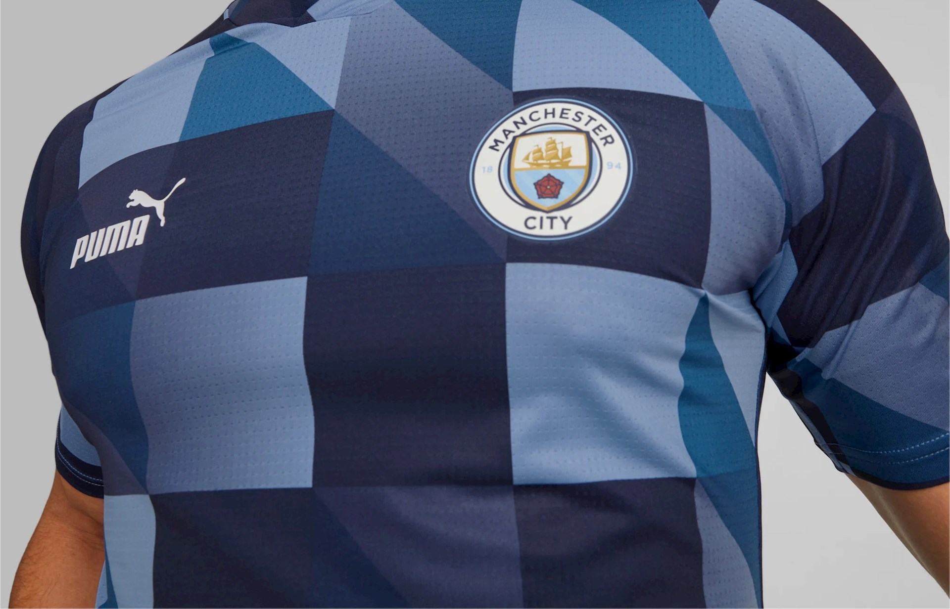 manchester-city-warming-up-shirt-2023-c.jpg