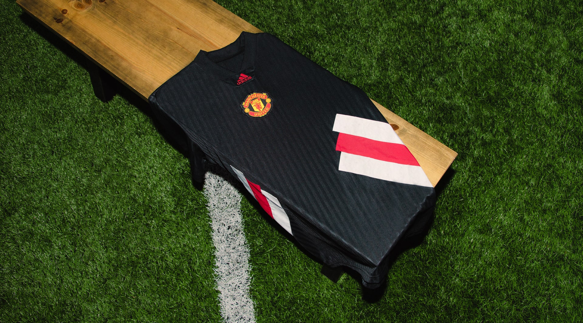 manchester-united-keepersshirt-1990-1992.jpg