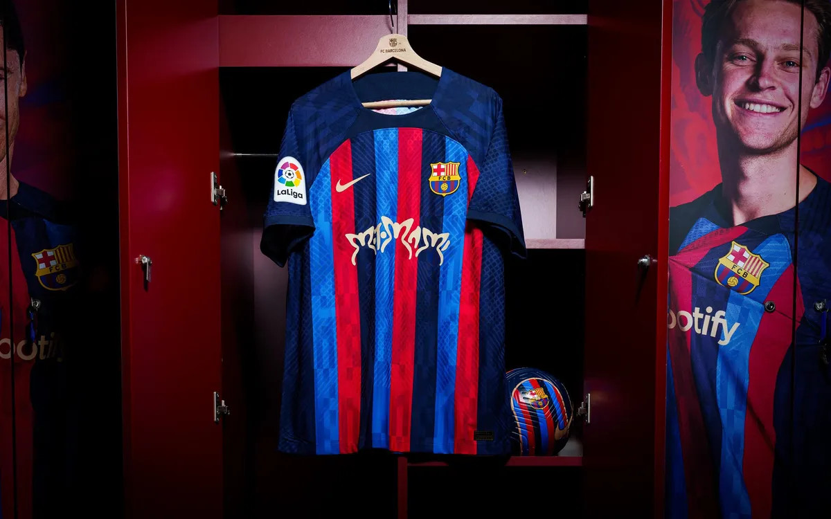 rosalia-op-fc-barcelona-voetbalshirt.jpg