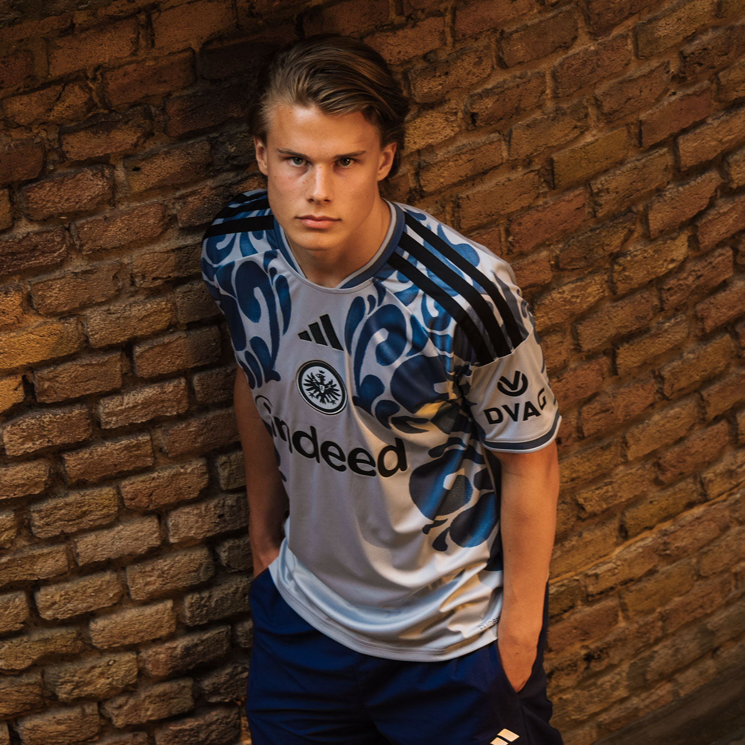 Maglie Eintracht Frankfurt 2026-2027 celebrano il club e la citta