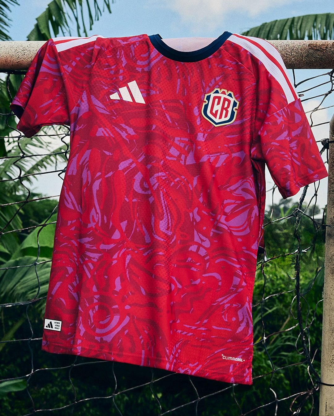 Le maglie del Costa Rica per i Mondiali 2026 celebrano il PURA VIDA!