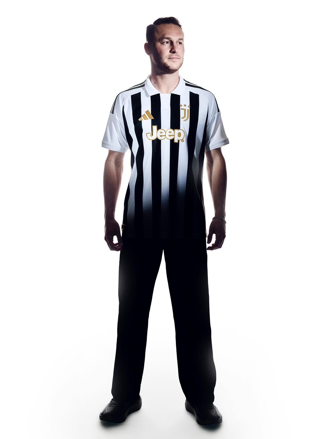 Maglia home Juventus 2026-2027 ispirata alla divisa 1976-1977