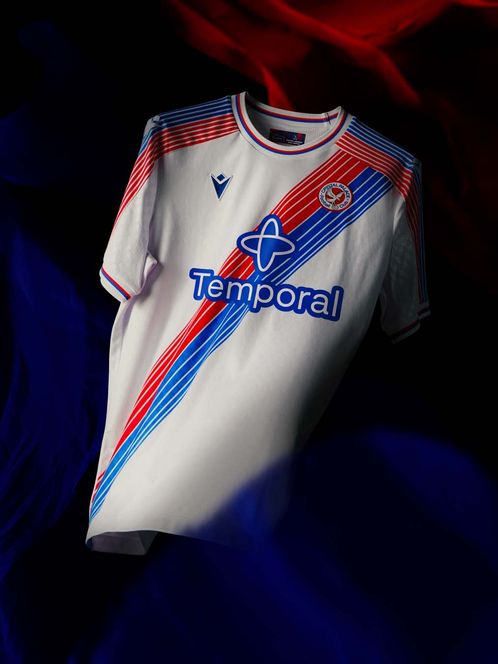 Maglia home del Crystal Palace 2026-2027 con l'iconica sash!