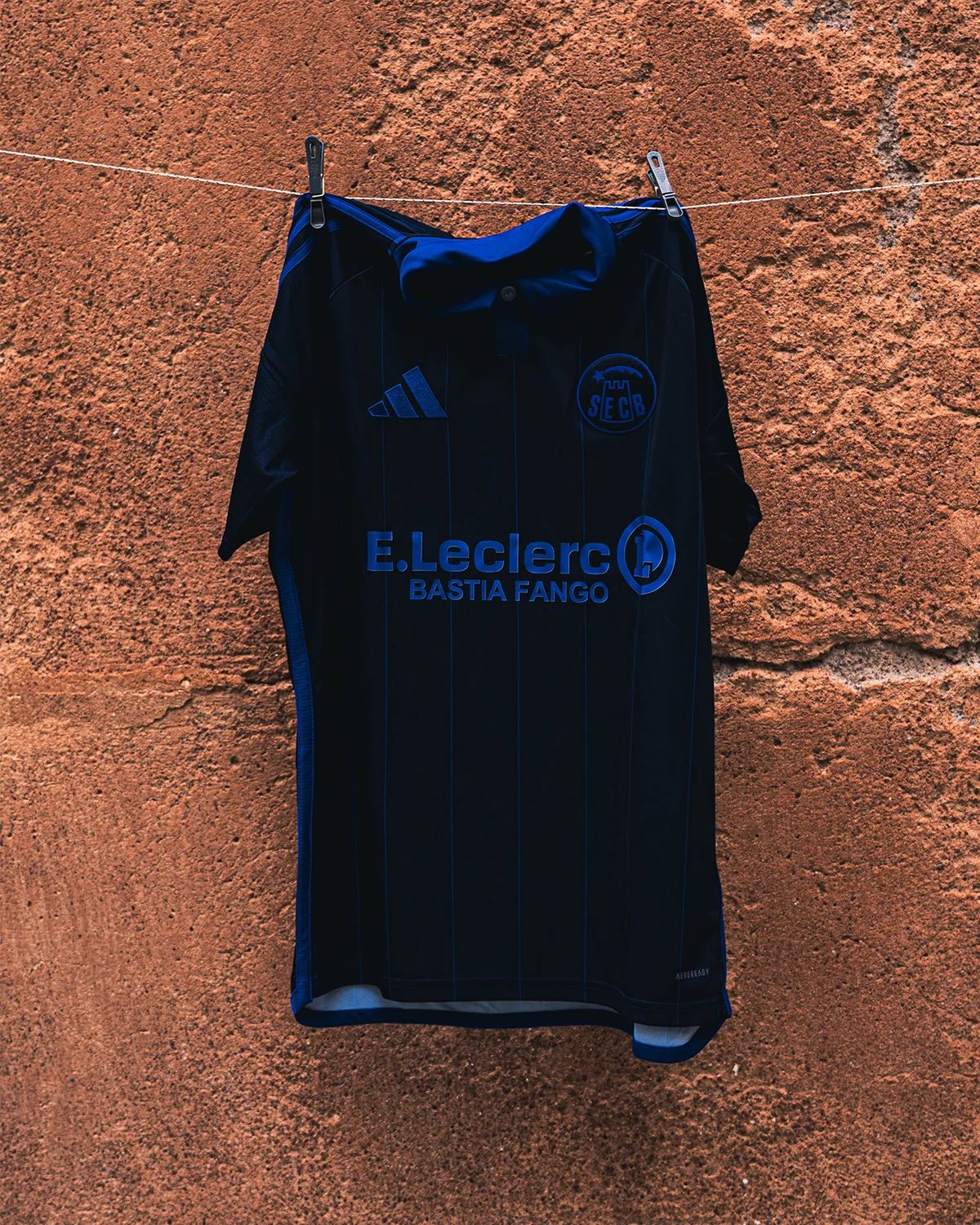 SC Bastia e adidas lanciano la terza maglia 2026-2027 ispirata alla stagione 1976-1977