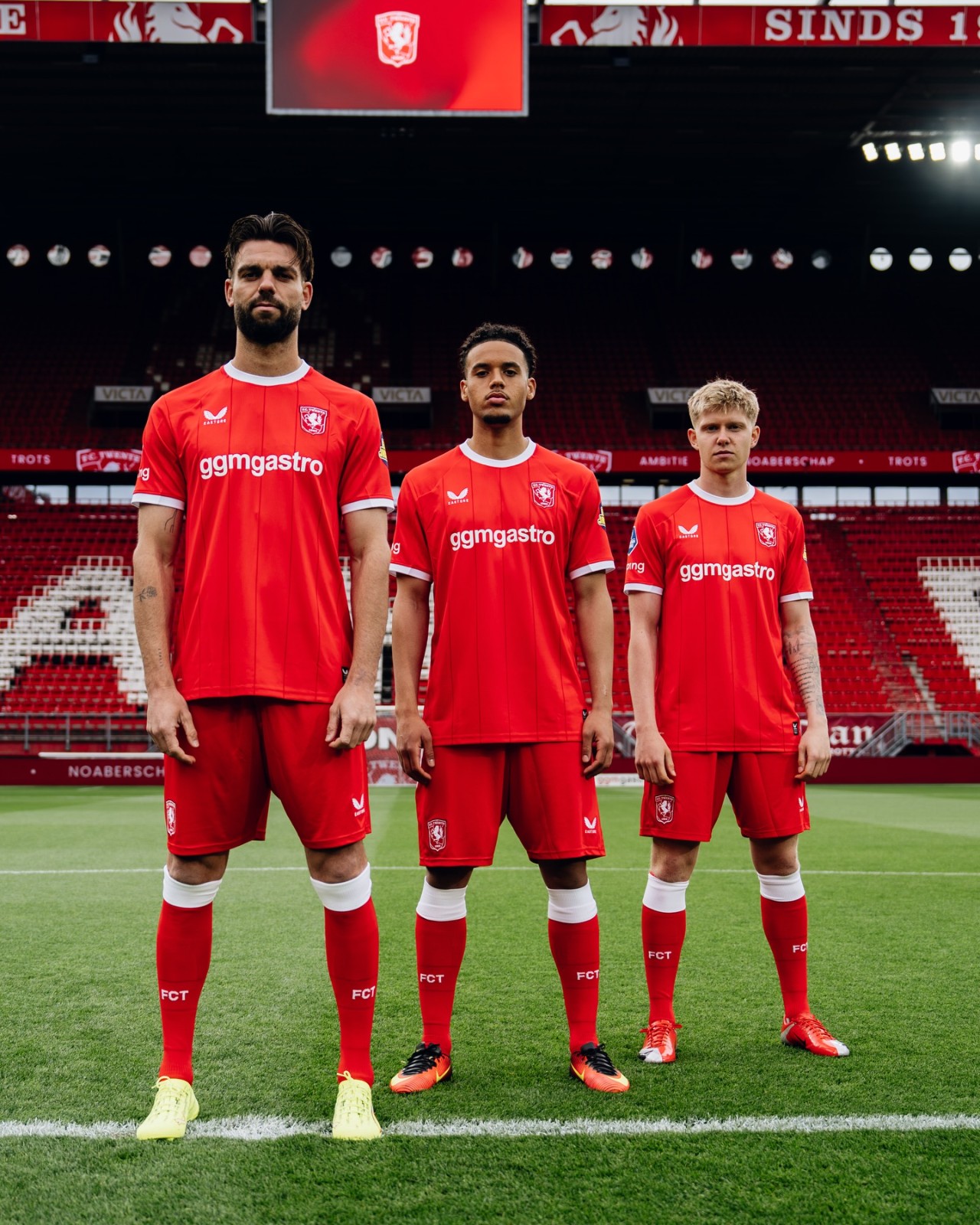 Le maglie del FC Twente 2026-2027 celebrano la maglia del titolo, i tifosi in trasferta e Het Diekman