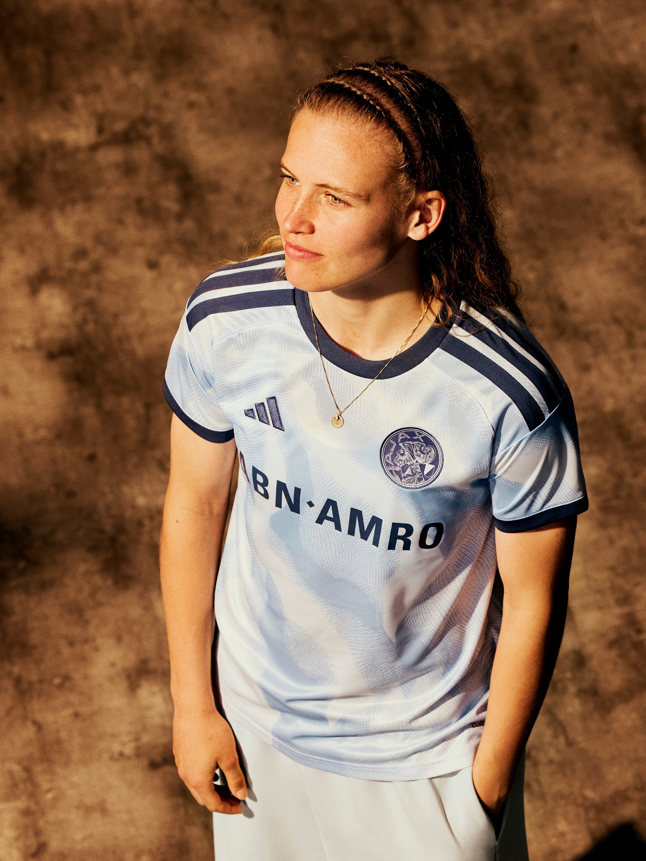 Terza maglia Ajax 2026-2027 ispirata alle storiche maglie away