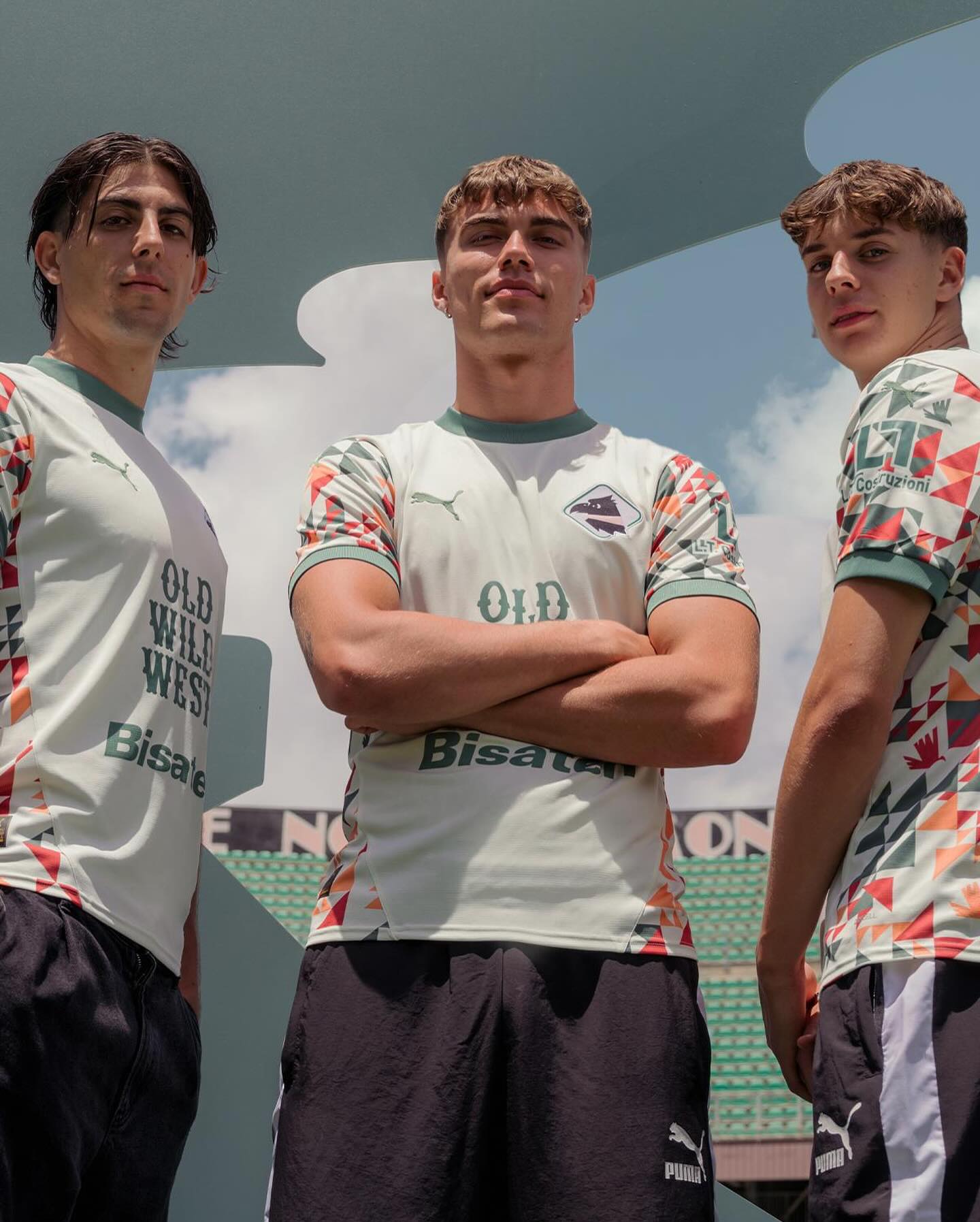 Maglie del Palermo 2024-2025: Puma tra rosanero, oro e Mediterraneo