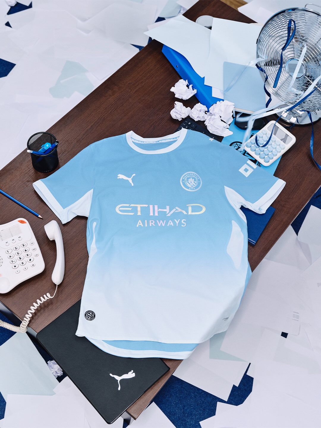 Maglia home del Manchester City 2026-2027: «Not your typical City» e il gradiente di Puma