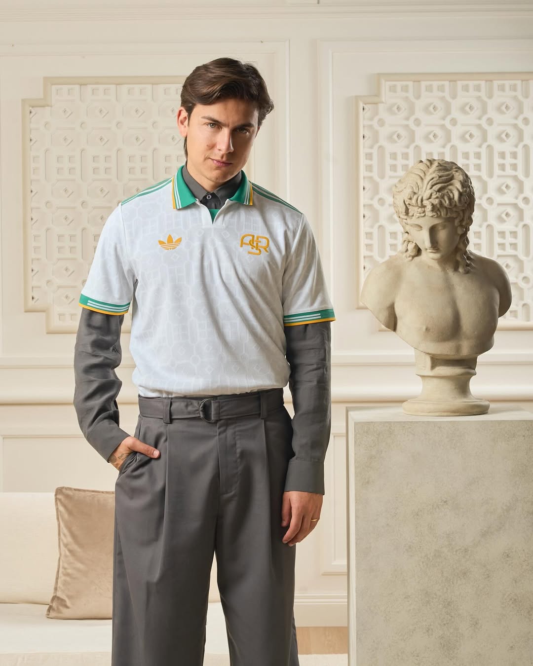 Terza maglia dell'AS Roma 2025-2026: i giardini di Roma e il ritorno del trifoglio adidas