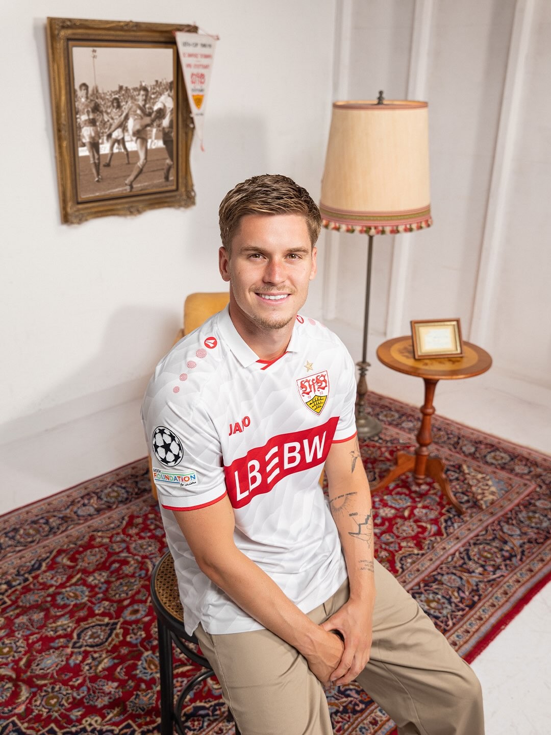 Con queste maglie il VfB Stuttgart gioca le partite di Champions League nel 2026-2027