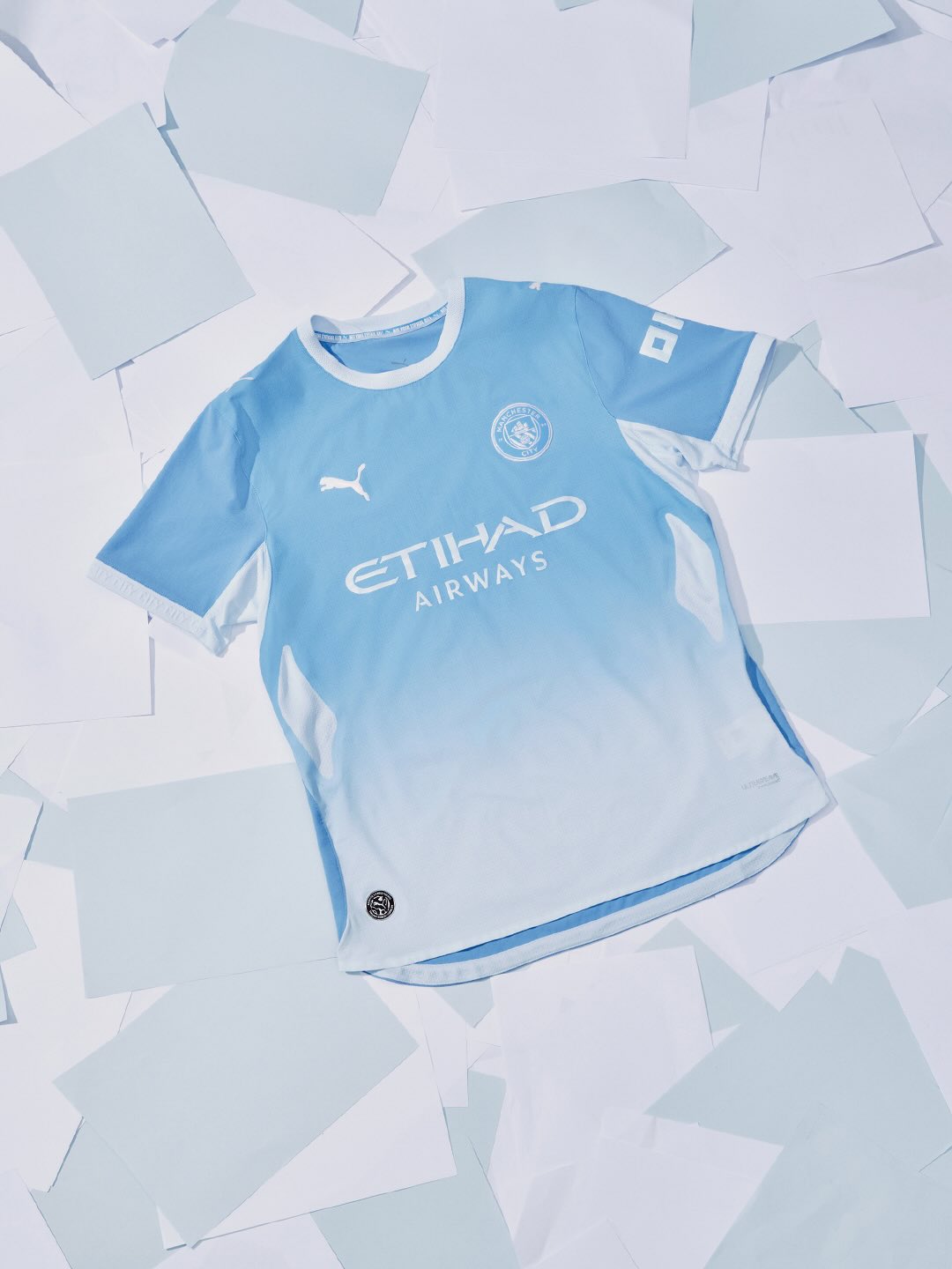 Maglia home del Manchester City 2026-2027: «Not your typical City» e il gradiente di Puma