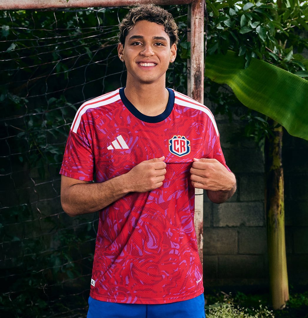Le maglie del Costa Rica per i Mondiali 2026 celebrano il PURA VIDA!