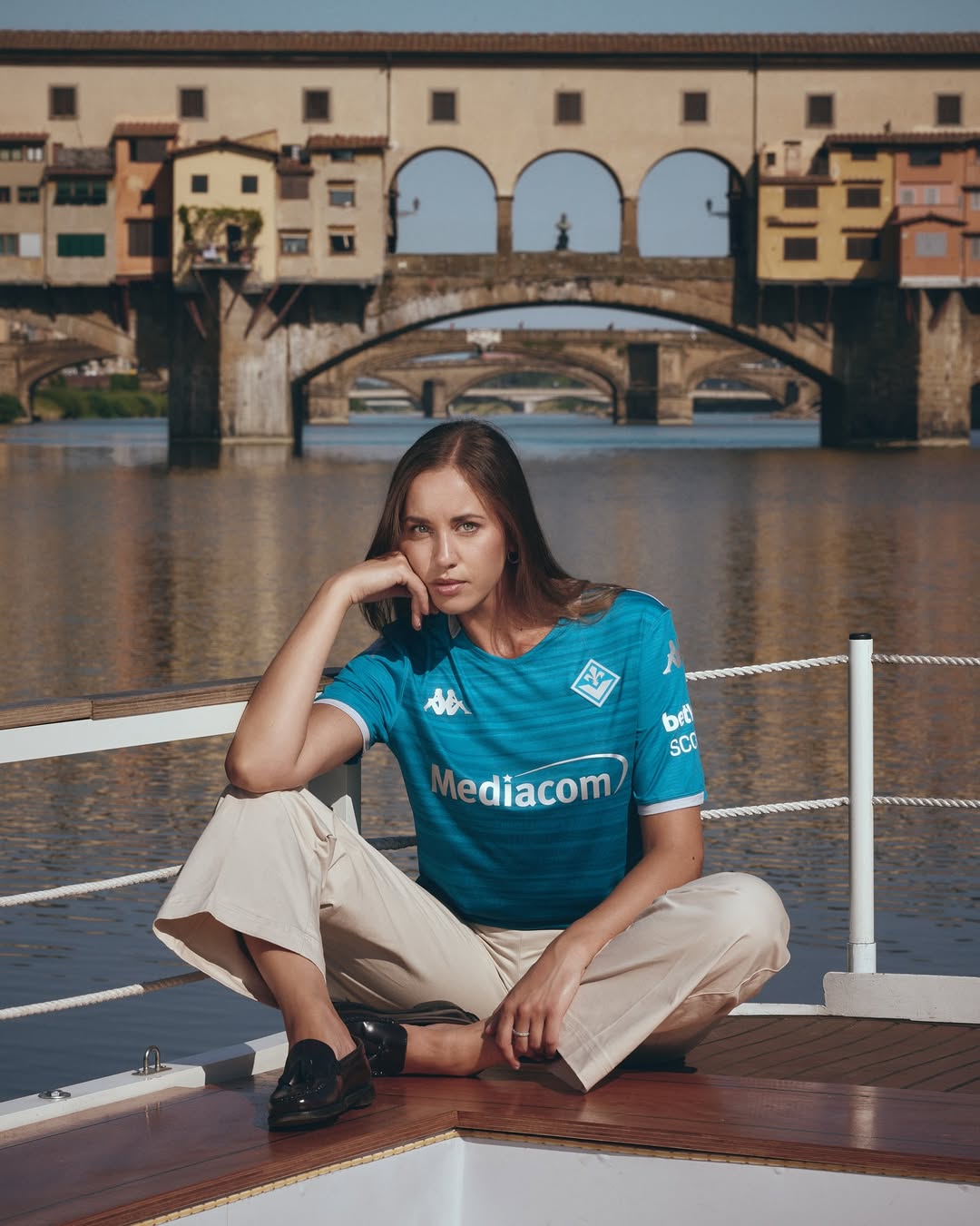 Maglie della Fiorentina 2025-2026: gli anni Novanta, Santa Maria Novella e l'Arno
