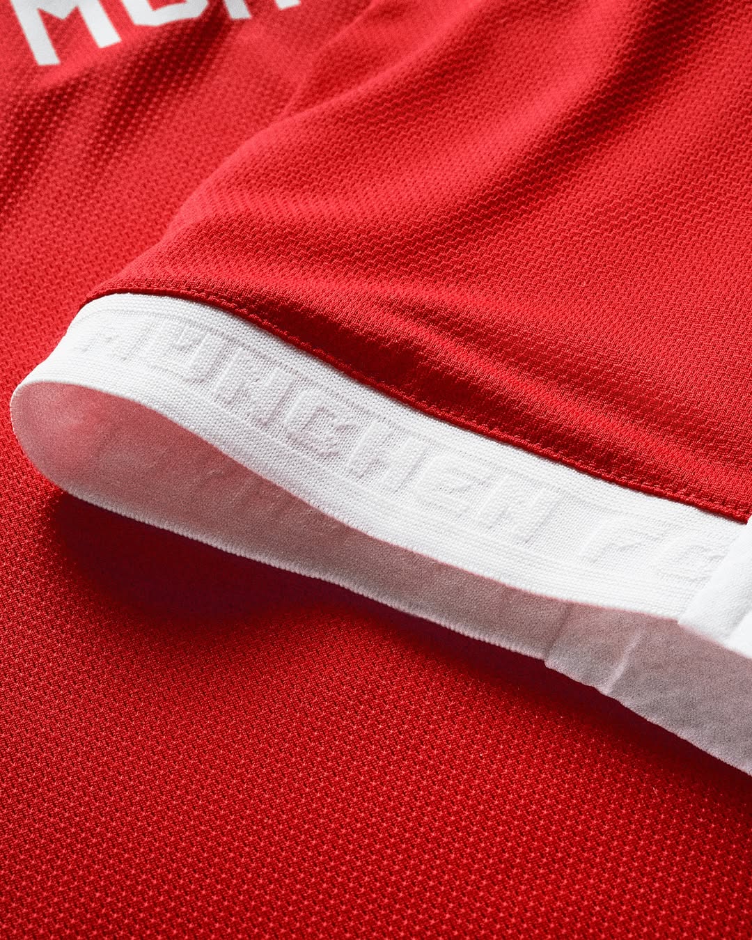 Maglia home Bayern Monaco 2025-2026, un omaggio alla città!