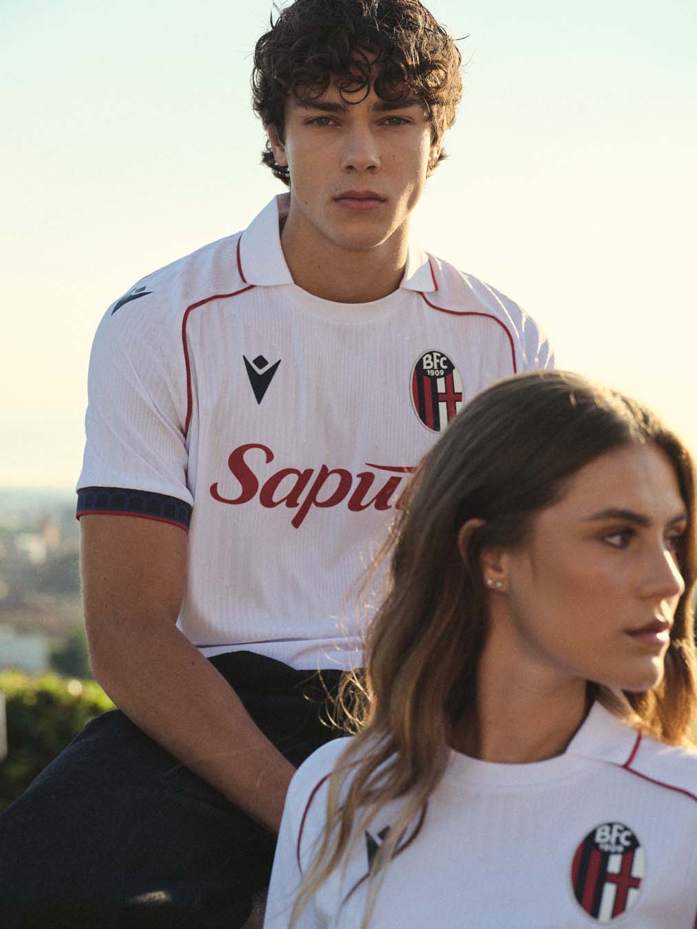 Le maglie del Bologna FC 2026-2027 omaggio allo Stadio Renato Dall'Ara
