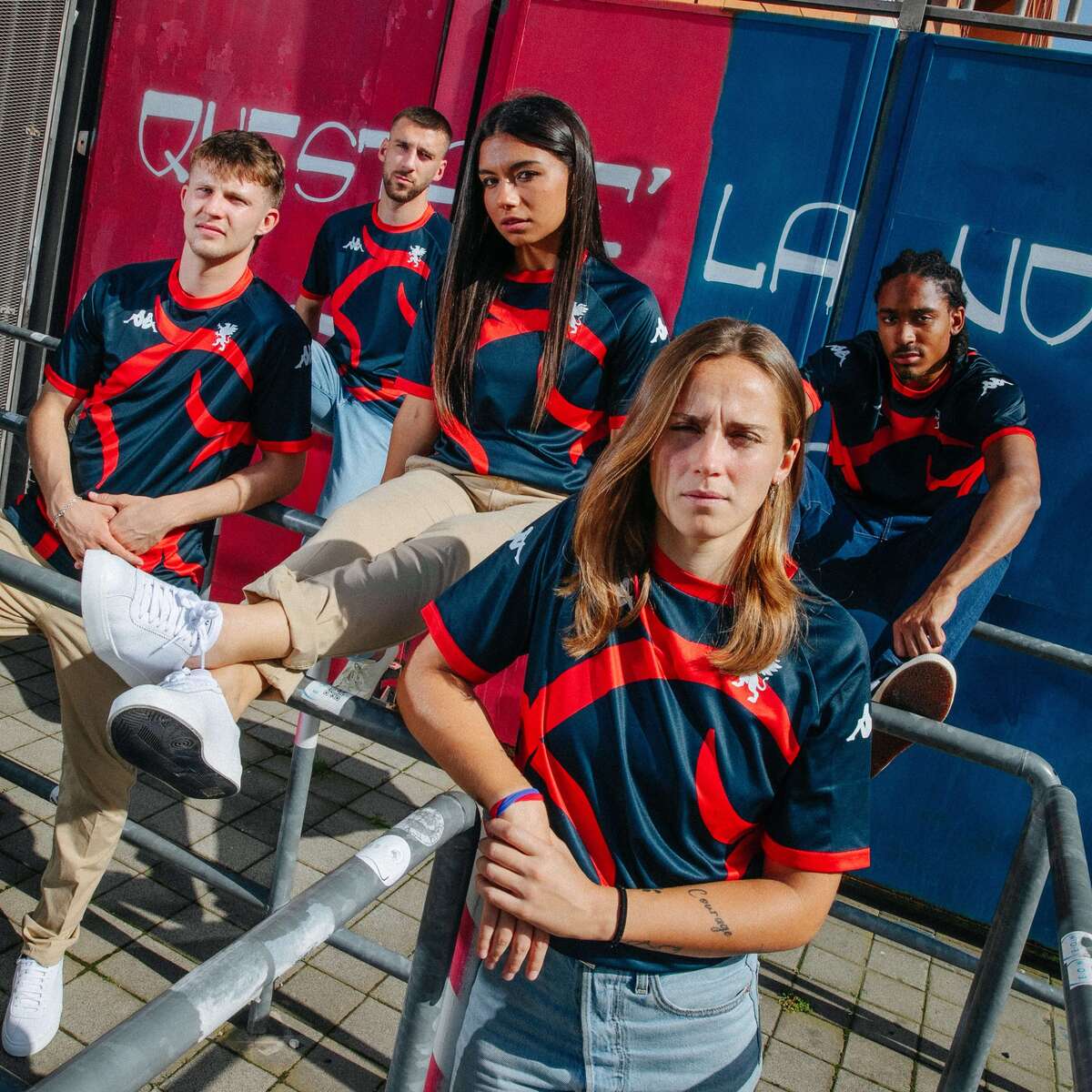 Il Genoa celebra il documentario «Genoa comunque e ovunque» con una maglia speciale