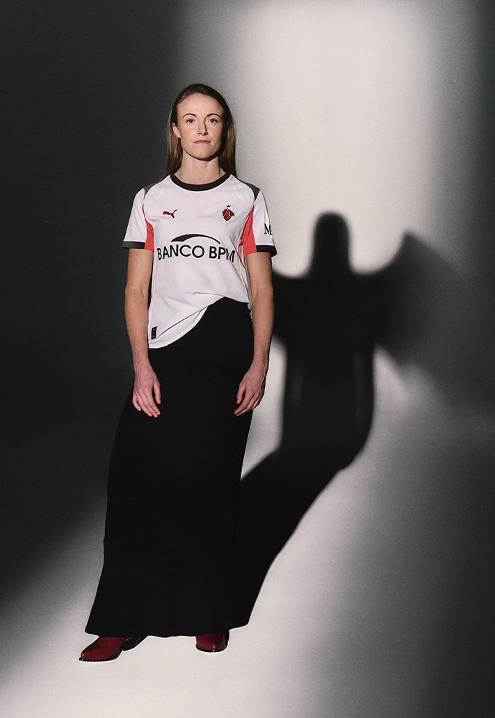 Maglia away del Milan 2025-2026: il Diavoletto torna sul petto