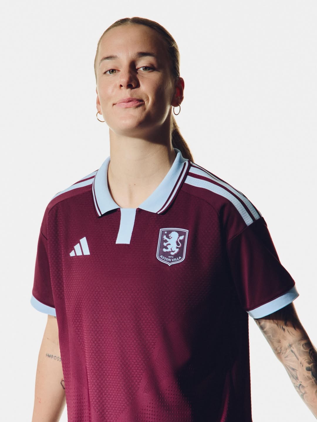 Maglie Aston Villa 2026-2027 in onore di Villa Park e degli anni '60