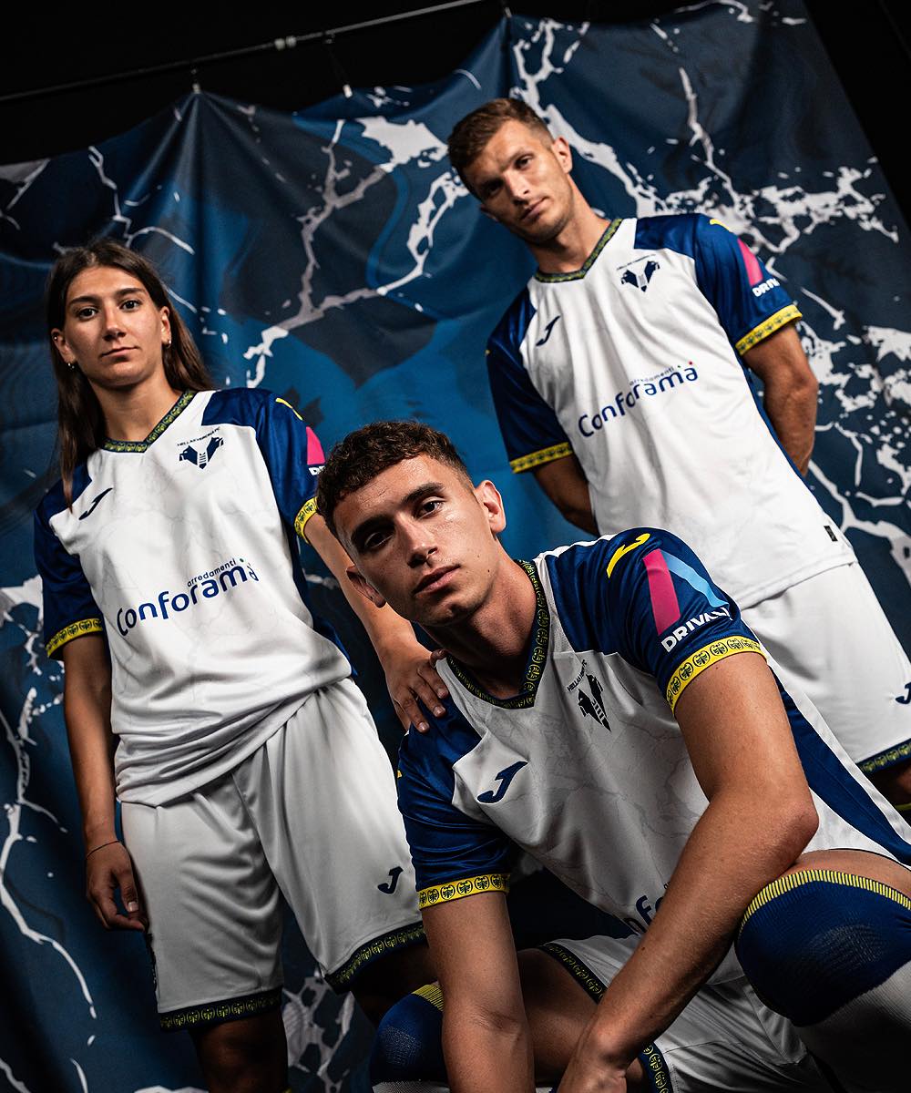 Maglie dell’Hellas Verona 2024-2025: Joma celebra i 40 anni dallo scudetto