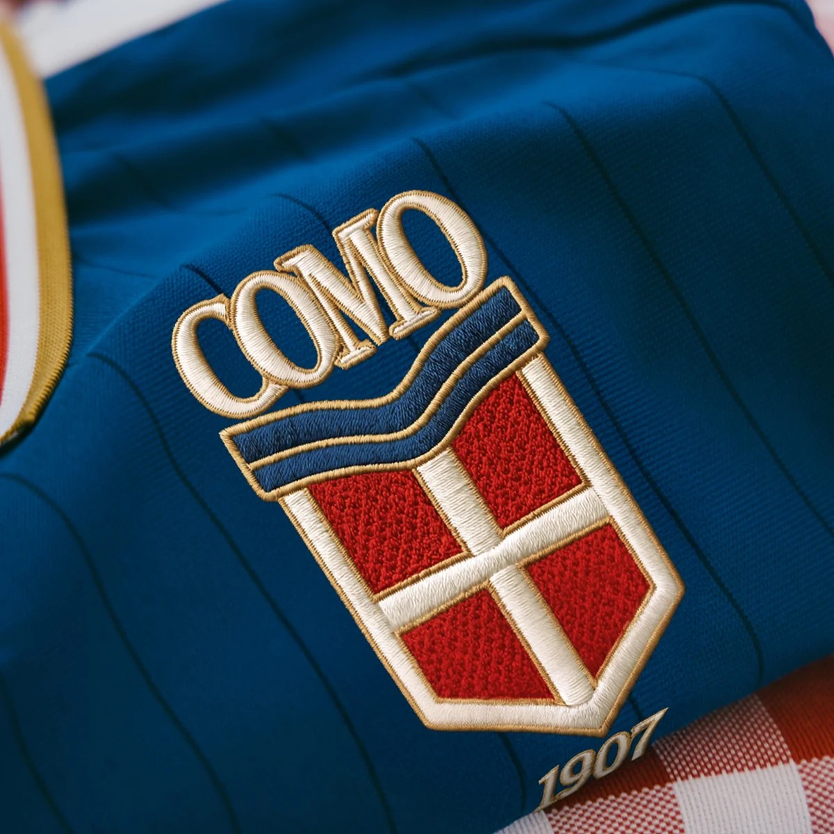 Maglie del Como 1907 2026-2027 omaggio alla città