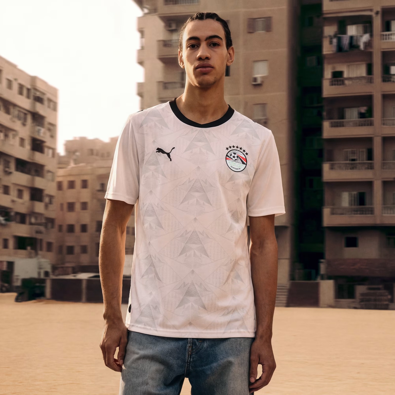 Le maglie dell'Egitto per i Mondiali 2026 ispirate alle piramidi