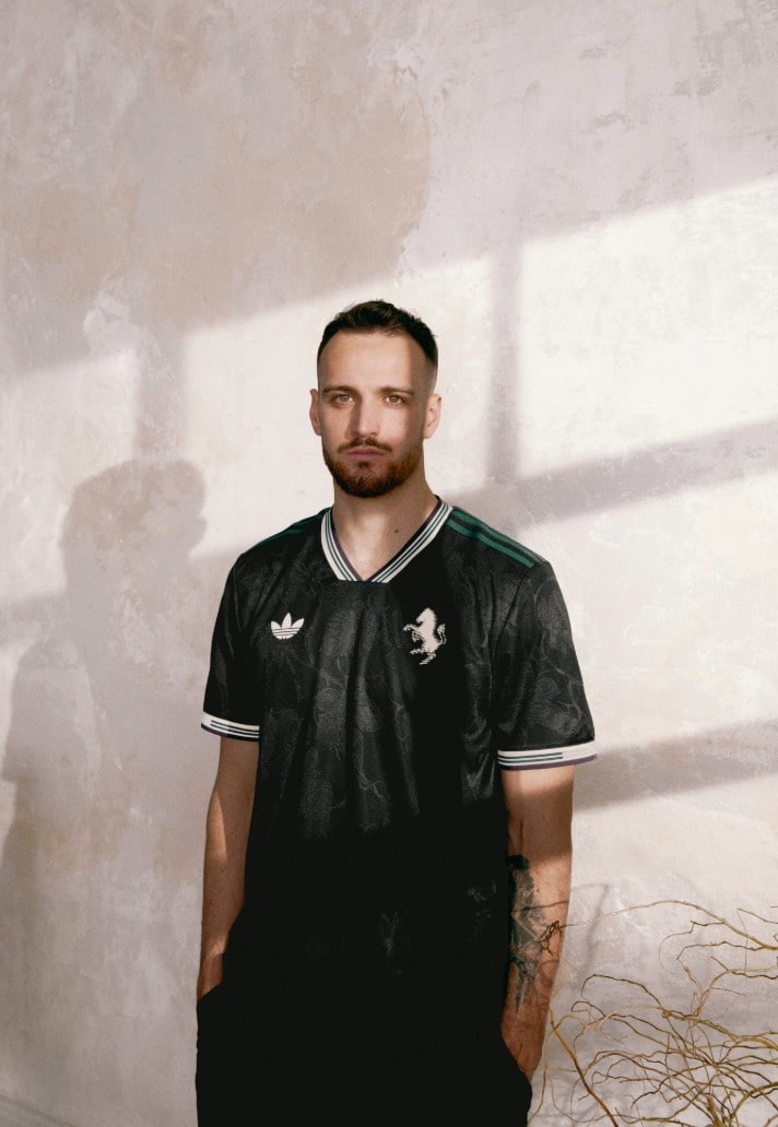 Terza maglia della Juventus 2025-2026 ispirata ai vigneti del Piemonte