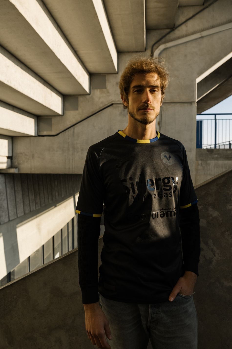Maglie dell’Hellas Verona 2023-2024: l’esordio di Joma e i 60 anni del Bentegodi