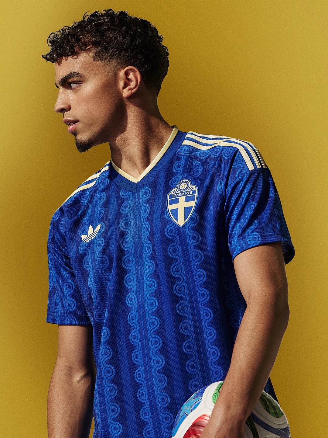 Maglie Svezia 2026-2027 ispirate agli anni '70