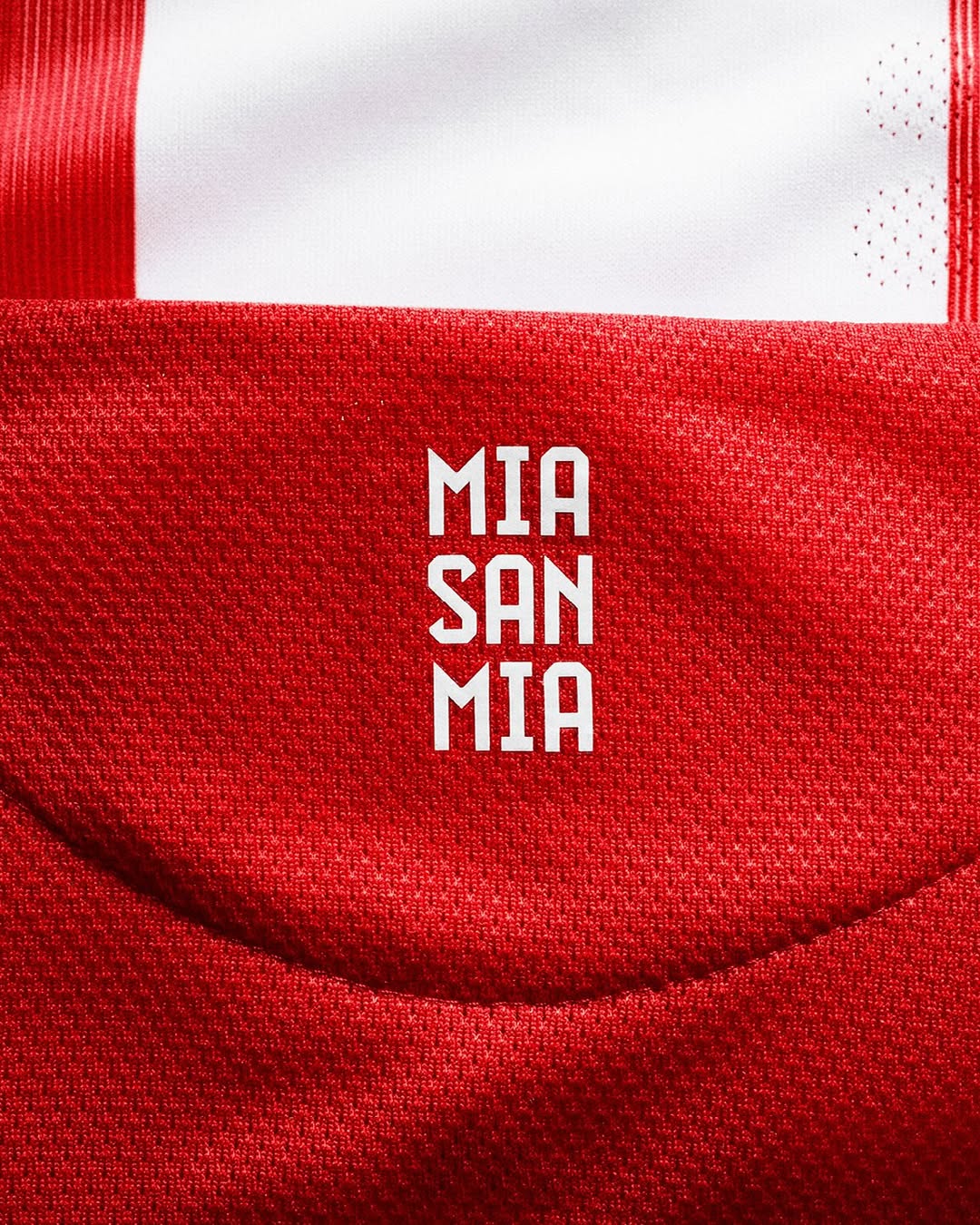 Maglia home Bayern Monaco 2025-2026, un omaggio alla città!