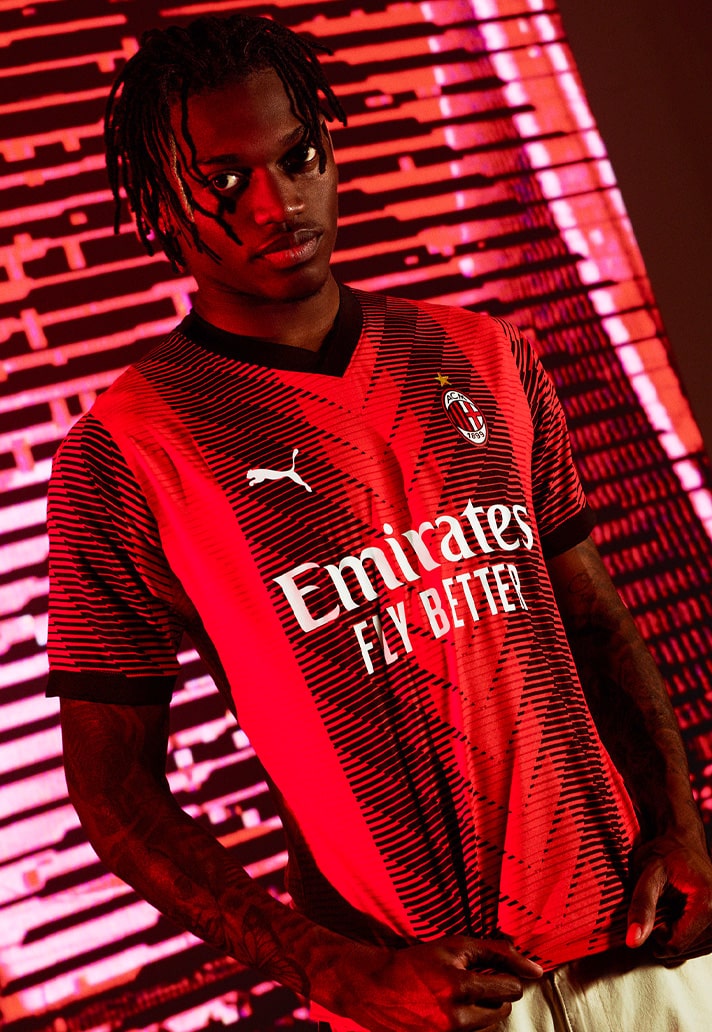 Maglia home del Milan 2023-2024: l'energia di Milano firmata Puma