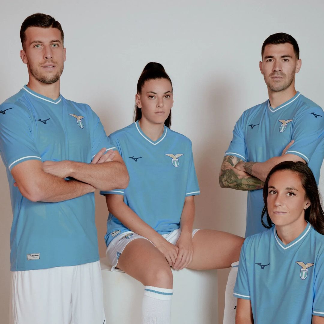 Maglie della SS Lazio 2023-2024: Mizuno celebra i 50 anni dal primo scudetto