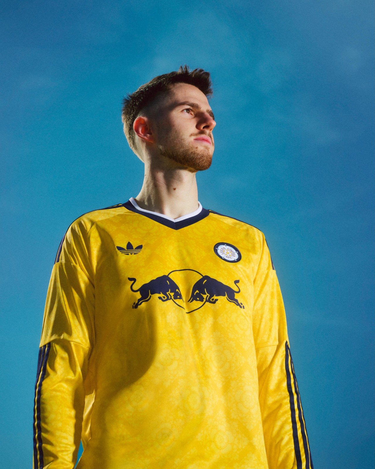 La maglia away del Leeds United 2026-2027 è un omaggio alla rosa dello Yorkshire