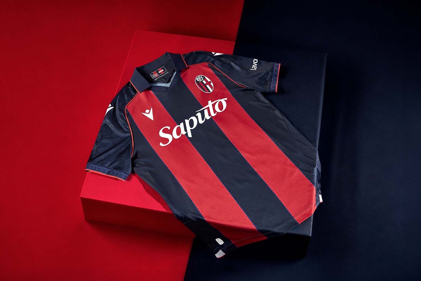 Le maglie del Bologna FC 2026-2027 omaggio allo Stadio Renato Dall'Ara